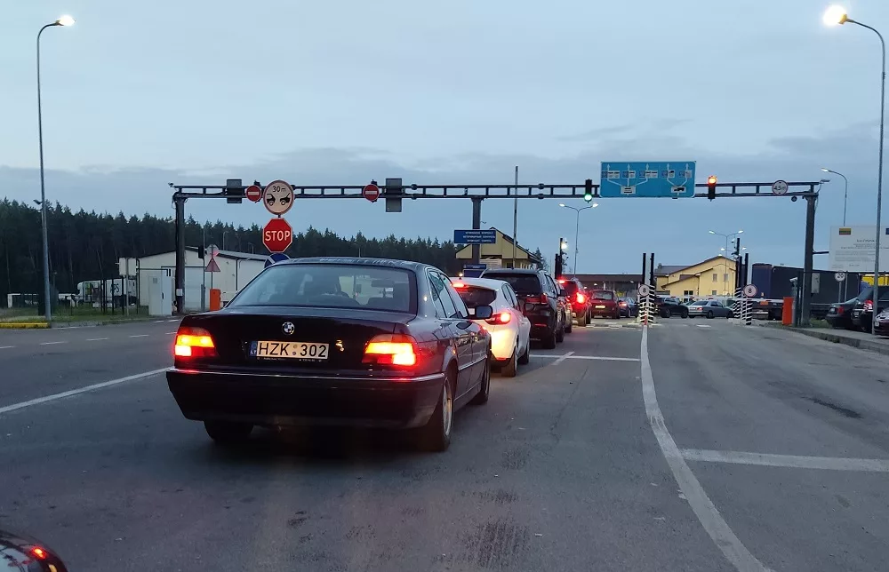 Выхода нет! Литовские фуры застряли на границе На границе в Литве Бенякони
