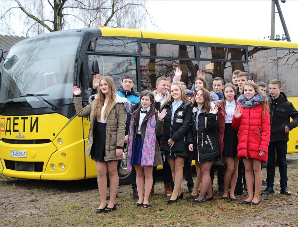 школьный автобус