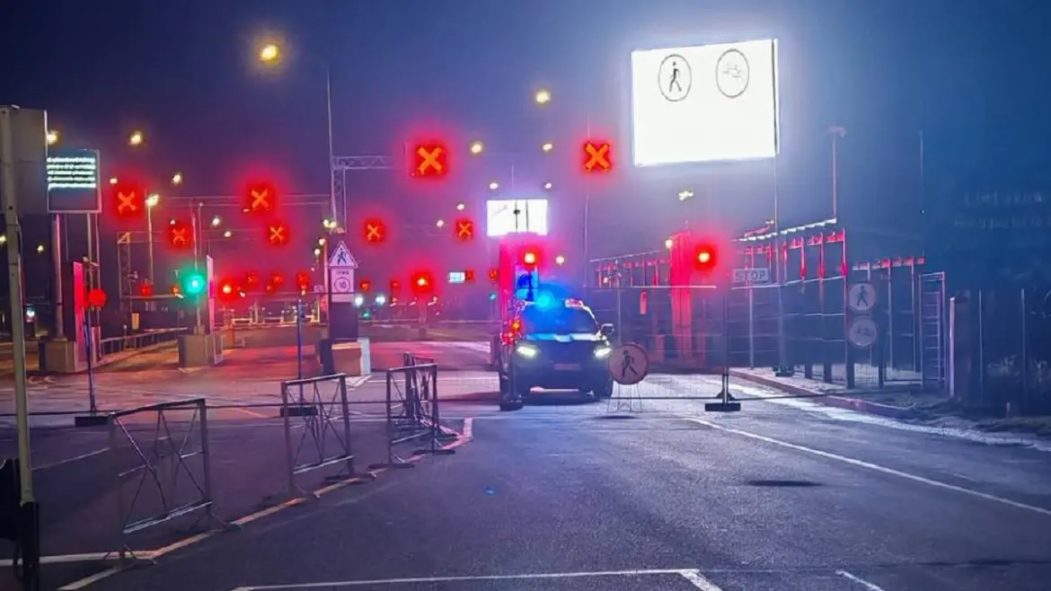 Ночью Литва закрыла границу Литва закрыла границу